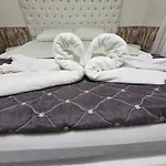 2Bdr Apt With See View - Free Parking